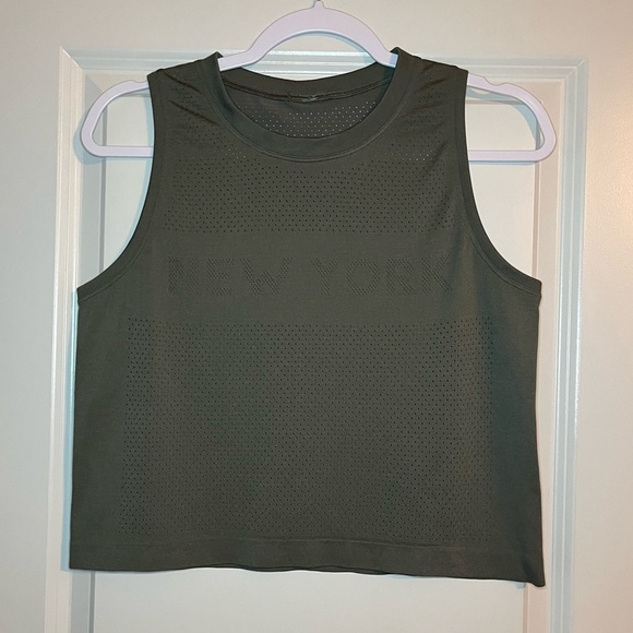 Lululemon Swiftly Breathe Crop Tank in New York / Grey Sage Size 6 / 8 - Picture 6 of 7